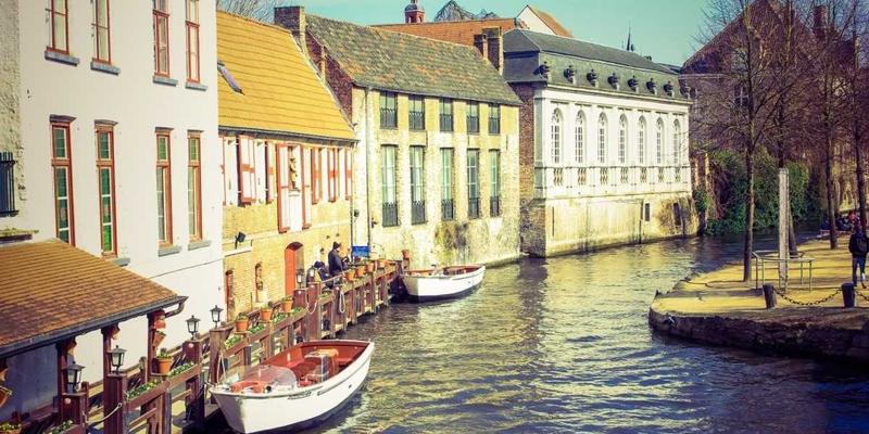 从实验室到梳妆台：揭秘爱百美产品研发背后的科学护肤指南