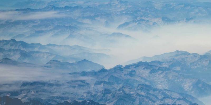 爱百美34：揭秘这个彩妆品牌如何以专业与创新赢得市场