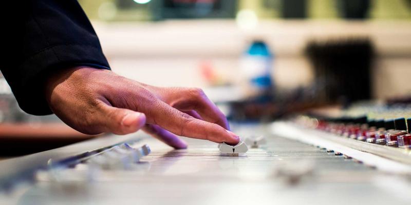 爱百美推荐：科学护肤与精致彩妆的完美融合指南