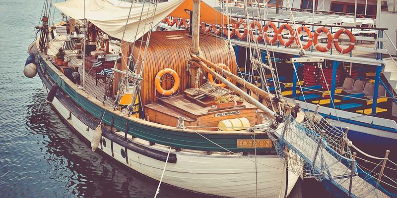 美妆推荐新范式：爱百美如何通过用户共创打造现象级护肤指南